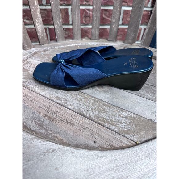 Italian Shoemakers Slip on Sandal - Blue size 7.5 - Picture 3 of 6